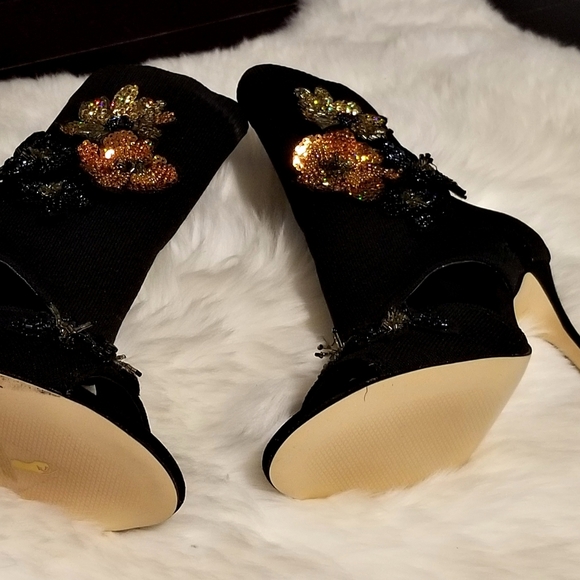 heel - Picture 2 of 3